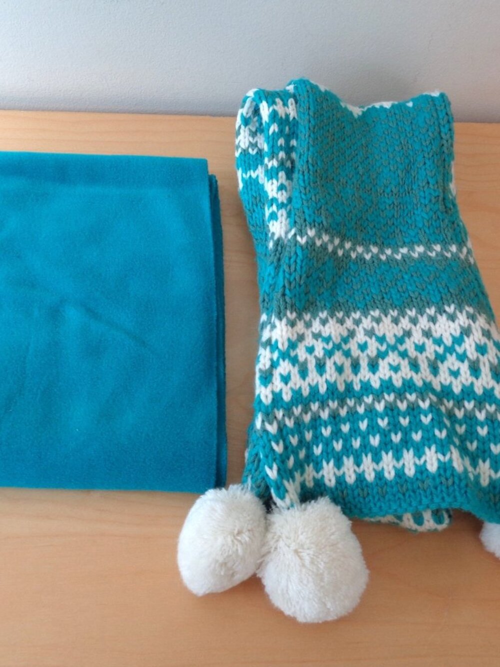 Old Navy 2 PC Scarf Set Knit FairIsle Pom Pom & Fleece Infinity Turquoise Blue